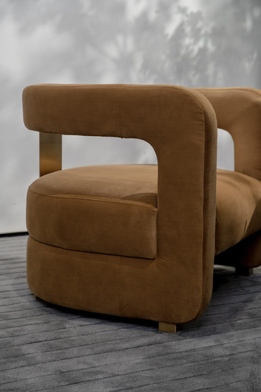BROWNIE LOUNGE CHAIR -- CL056
