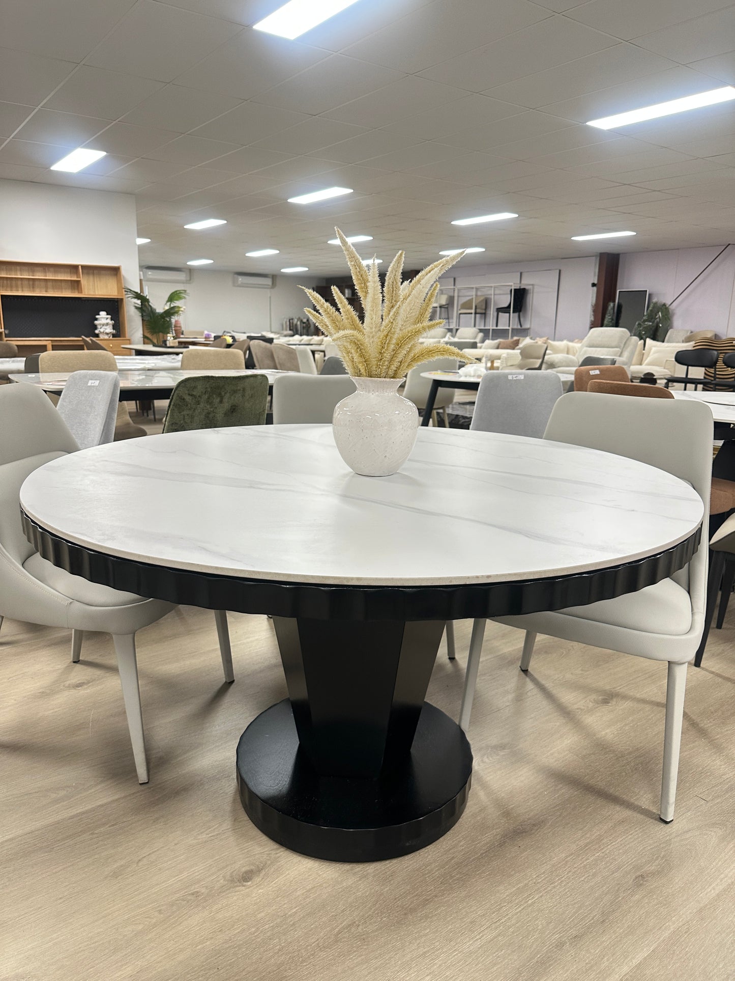DT993 1.3m Wavy Edge Round Sintered Stone Dining Table
