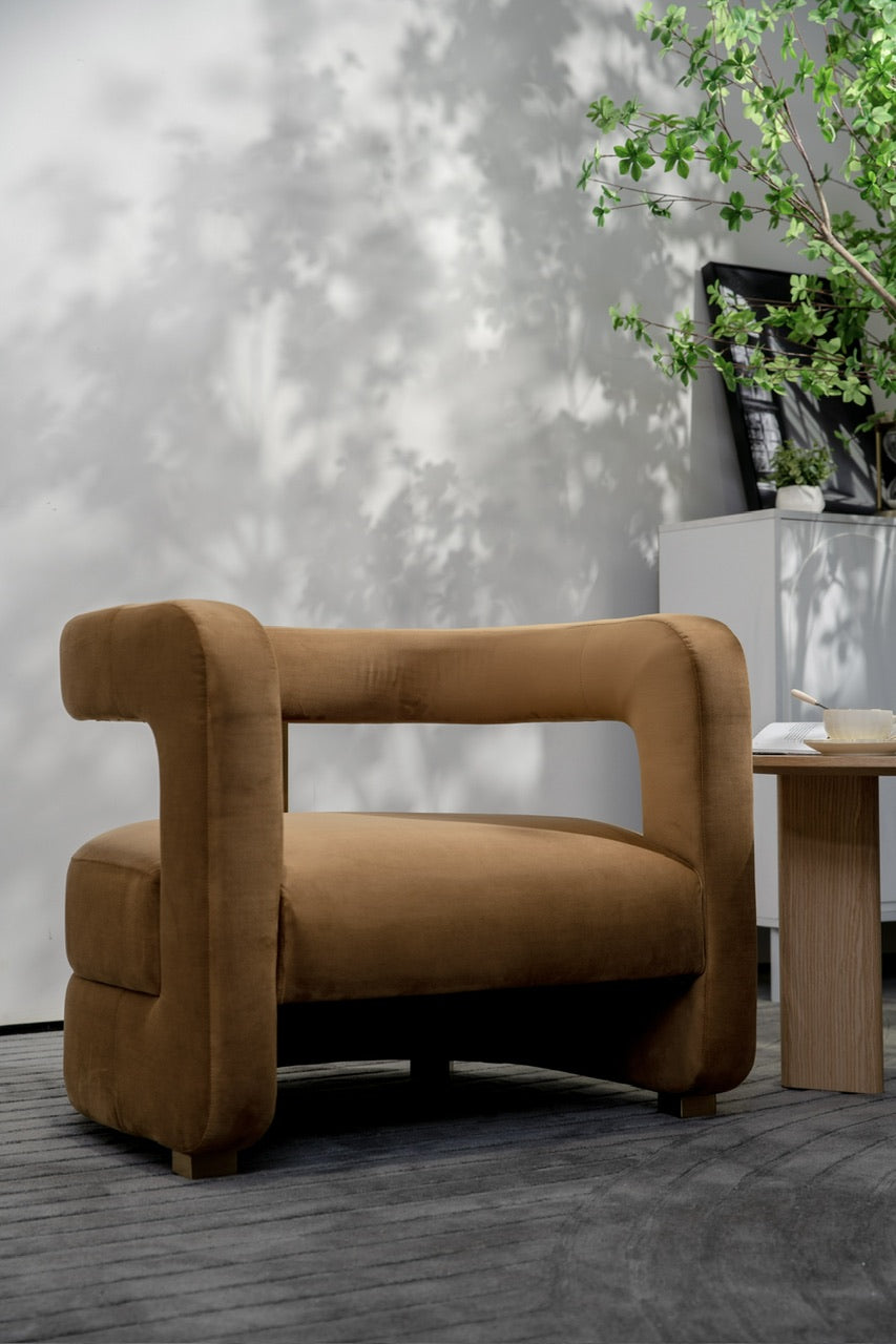 BROWNIE LOUNGE CHAIR -- CL056
