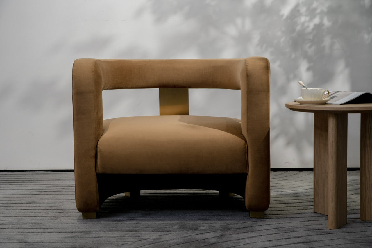 BROWNIE LOUNGE CHAIR -- CL056